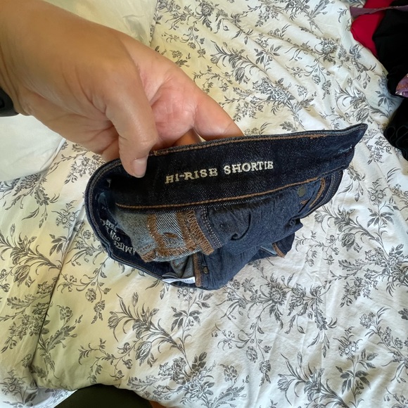 Dark wash distressed American eagle High Rise Shortie. Sz 4 - Picture 3 of 3